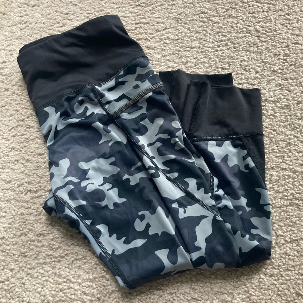 Active Life camo leggings